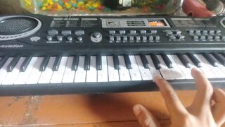 Piano play kids