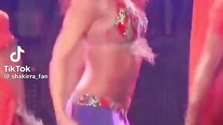 @Shakira actuando “Hips Don’t Lie” con la misma energía de siempre ???????? #shakira #shakirashakira