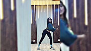 Indian Girl Anamika Dance