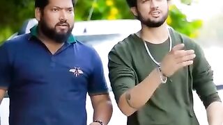 Larki ka liya dost ko popat bnaya