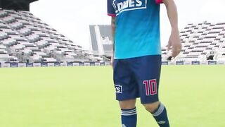 Messi-The perfect shot