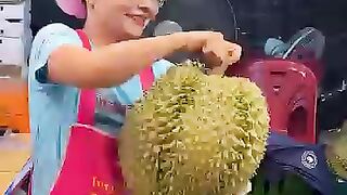 Amazing!_Unboxing_Giant_Durian_-