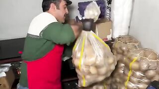 Günde 1 Çuval Patates İkram Eden Tostçu_ ????