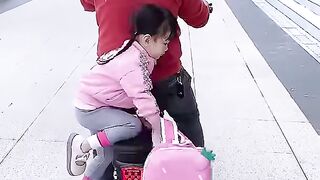 Babygirl drôle