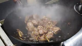 砂锅姜丝鸡 Claypot Ginger Chicken | 一碗白饭 滑滑的鸡肉 浓浓的酱汁 |