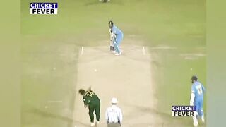 SACHIN TENDULKAR MASSIVE BATTING 141 RUNS _ IND VS PAK 2ND ODI MATCH 2004 _ SHOCKING BATTING