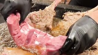 Memasak daging unta