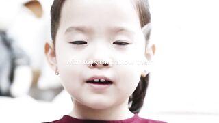 How can young children entertain themselves?