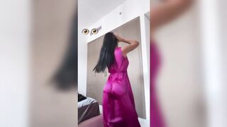 Viral girl dancing