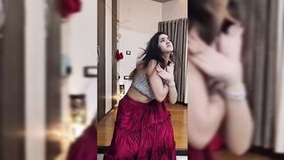Indian Girl Prachi Naik Dance