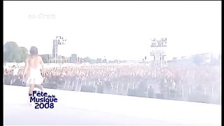 Enrique Iglesias et Nadiya - Tired of Being Sorry. Féte de la Musique 21 06 2008