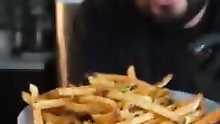 Frites croustillantes au beurre à l'ail