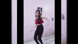 Indian Girl Anushka Gupta Dance