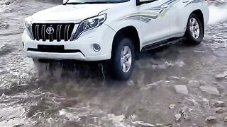 How drive in river and snow | v8 in snow and water eive