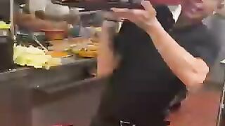 When you say "Bring all the food at the same time", this guy has got you covered ???? ????
