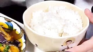 Asmr Mukbang | Eating Home-cooked meals are delicious braised pork, pickled cabbage dumplings, colorful rice noodles, and eggplant sauce