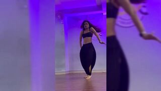 Indian Girl Sonali Bhadauria Dance