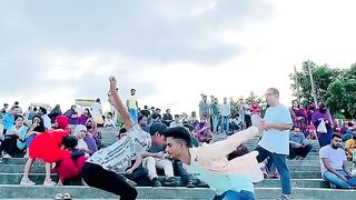 আমি উল্টা ভাবেও দেখতে পায় শুধুই তোমাকে