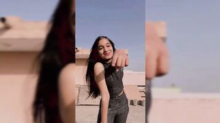 Indian Girl Mahek Chauhan Dance