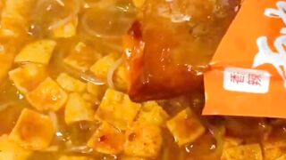 Asmr Mukbang | Eating spicy snail rice noodle is here! Served with a big meat pie and tiger skin pig's trotter It's amazing!