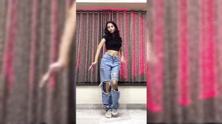 Indian Girl Khushi Bhatt Dance