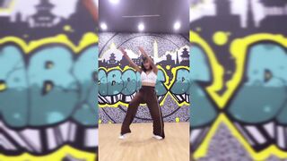 Indian Girl Riya Sundas Dance