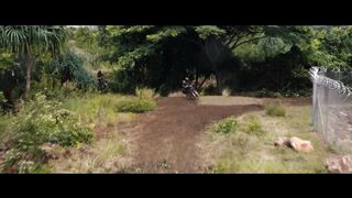 "You Pushed Me Outta The Helicopter!" | Jumanji: Welcome To The Jungle | Voyage | With Captions