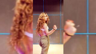 Indian Girl Shivika Singh Dance