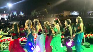Griping Group Dance