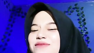 Hijab horny moment