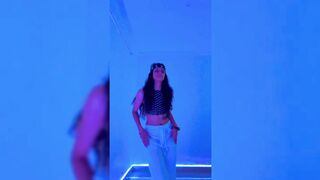 Indian Girl Alina Khan Dance
