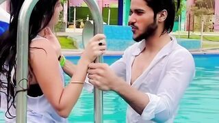 Sameer_Bhai_Ko_Dekha_Piche_
