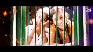 Choti Si Pyaari Si Nanhi Si Aayi Koi Pari Lyrical _ Anari _ Venkatesh _ Udit Narayan _ 90s Hit Song