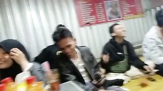 Makan makan bareng teman-teman