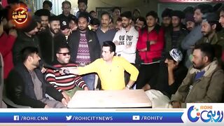 سردیوں_کی_شام_،،_گرما_گرم_جگتیں_۔۔۔_فیصل_آباد_کے_جگت_باز_جانی_پر_چڑھ_دوڑے_