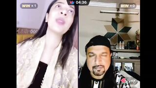 Nutter guru g 2 ladkion ke sath soe  ho ?