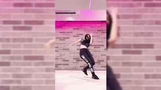 Indian Girl Komal Mawani Dance
