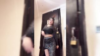 Indian Girl Riya Sundas Dance