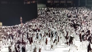 الطواف بالكعبة