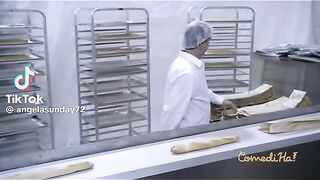 Ce boulanger est fou????????????
