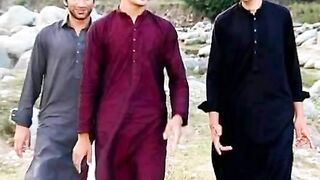 Naseem sha with beautiful friend