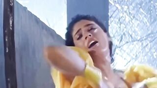 On Public demand again tip tip barsa pani part-3 Raveena tondon