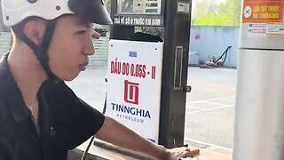 Gas Station Chaos: What’s Going On?