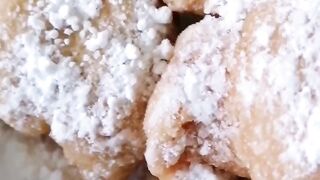 Dutch Oliebollen