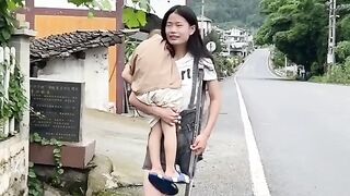 Omg ,she has doesn’t a leg, but she is unbelievable girl