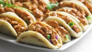 Mini pita bites with chicken filling
