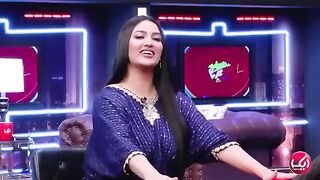 Mathira Being Mathira | Bohat Time Guzar Gaya Mein Ne Nahi Kiya | Mathira s Dirty Questions In Show
