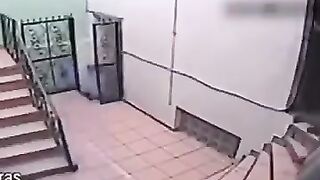 523220