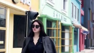 OMG cute girl has doesn’t a leg