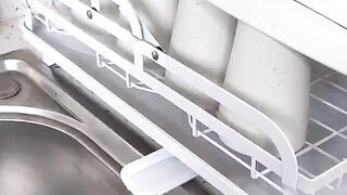 ????️ Keep your kitchen organized with our Kitchen Drying Rack! Say goodbye to wet dishes cluttering your countertop.